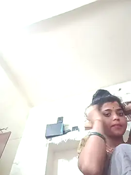 Snapshot of Rachna_Love chatting on 10/13/25, 01:38 Rachna Love online show from 10/13/25, 01:38