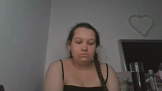 lu official1 online show from 11/23/25, 05:24