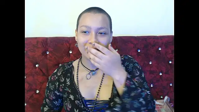 Cherry vald online show from 11/12/25, 12:16