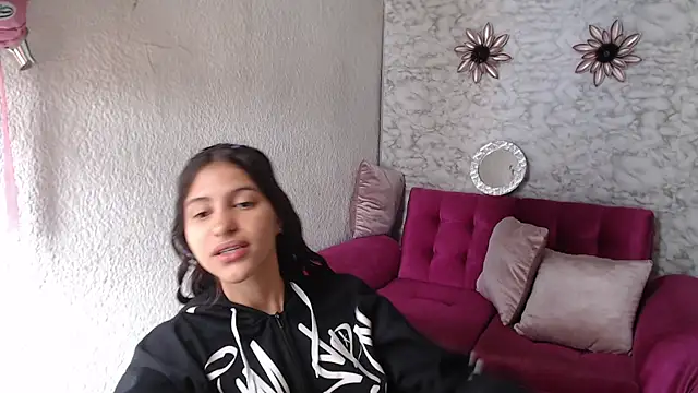 Evagirl69 online show from 06/03/26, 02:33