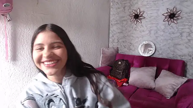 Evagirl69 online show from 06/08/26, 01:33