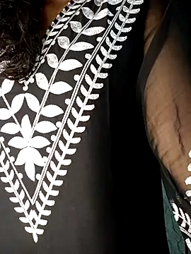 Snapshot of Nisha_cam12 chatting on 10/04/25, 12:36 Nisha cam12 online show from 10/04/25, 12:36