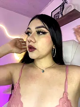 Zoe Serrat online show from 09/17/25, 12:40