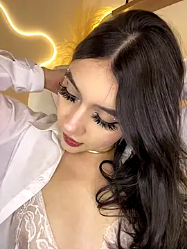 Zoe Serrat online show from 12/15/25, 12:53