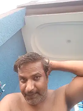 Snapshot of vardh033 chatting on 09/11/25, 12:38 vardh033 online show from 09/11/25, 12:38