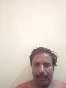 Snapshot of vardh033 chatting on 09/22/25, 12:23 vardh033 online show from 09/22/25, 12:23