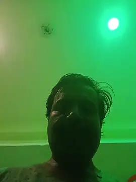 Snapshot of vardh033 chatting on 09/22/25, 01:24 vardh033 online show from 09/22/25, 01:24