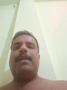 Snapshot of vardh033 chatting on 09/28/25, 07:52 vardh033 online show from 09/28/25, 07:52