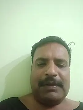 Snapshot of vardh033 chatting on 09/30/25, 05:29 vardh033 online show from 09/30/25, 05:29