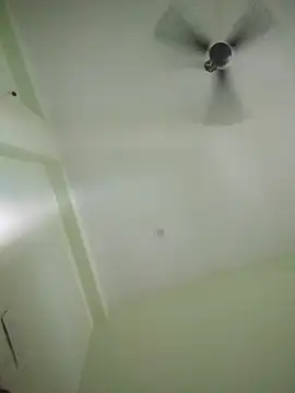 Snapshot of vardh033 chatting on 10/10/25, 04:44 vardh033 online show from 10/10/25, 04:44