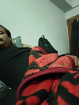 Snapshot of vardh033 chatting on 11/22/25, 08:46 vardh033 online show from 11/22/25, 08:46