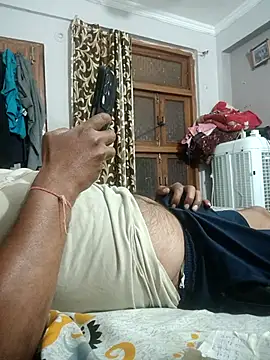 vardh033 online show from 04/14/26, 04:18