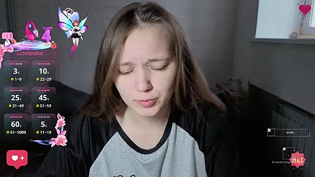 Snapshot of AlisaWyn chatting on 10/09/25, 06:11 AlisaWyn online show from 10/09/25, 06:11