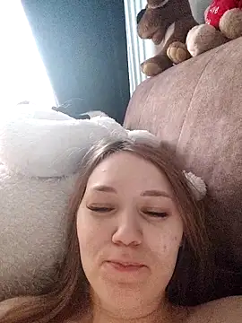 Snapshot of AlisaWyn chatting on 12/15/25, 03:44 AlisaWyn online show from 12/15/25, 03:44