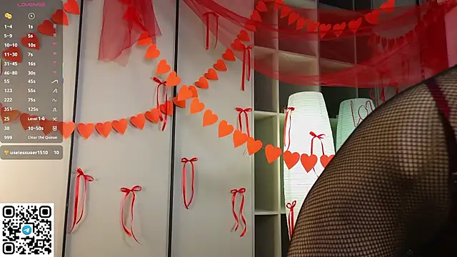 Quinavelle online show from 02/14/26, 06:21