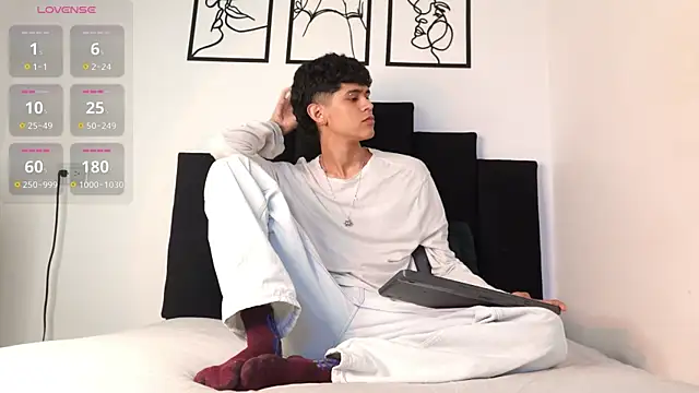 alexmark  online show from 01/07/26, 01:13