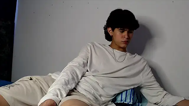 alexmark  online show from 05/26/26, 05:09