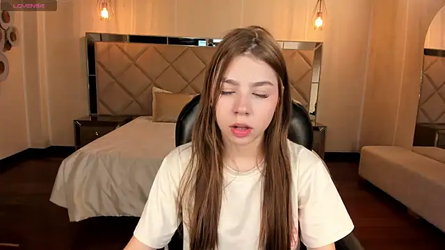 TiffannySins online show from 12/21/25, 03:02