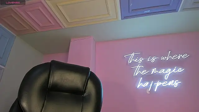 TiffannySins online show from 04/09/26, 04:01