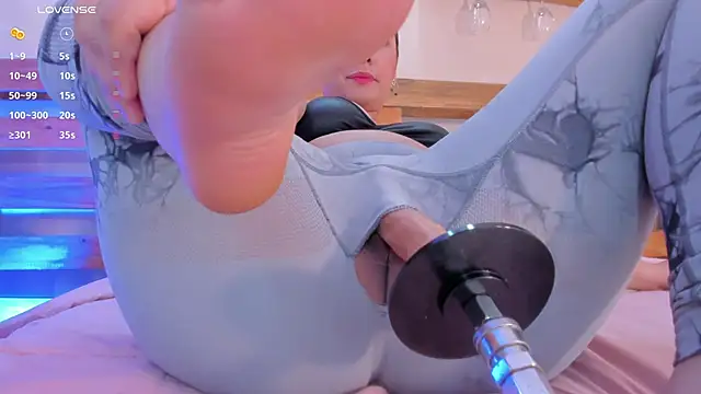  miss mia online show from 11/21/25, 11:53