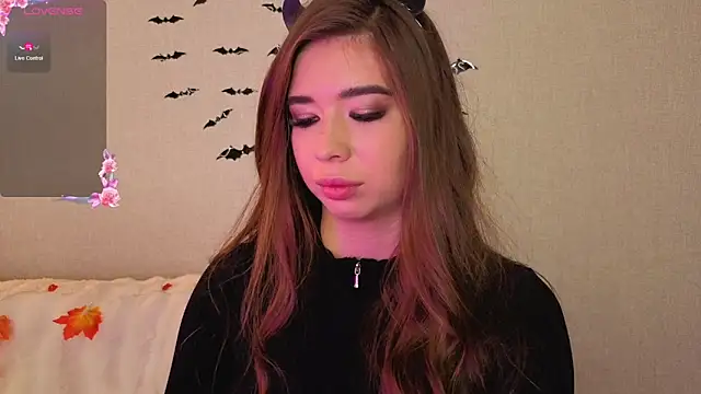 Snapshot of evapuffy chatting on 10/28/25, 11:36 evapuffy online show from 10/28/25, 11:36