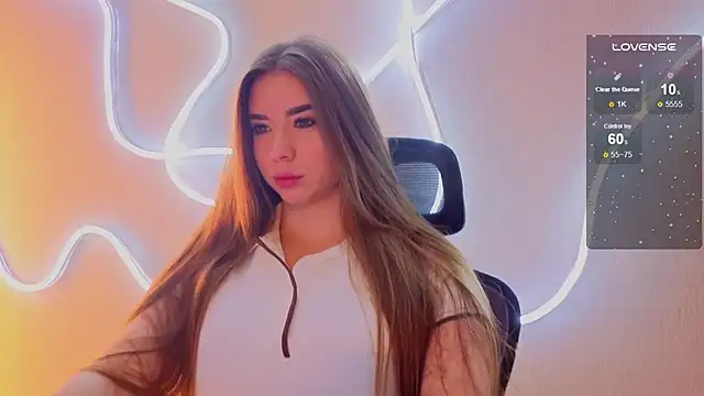 Snapshot of evapuffy chatting on 11/11/25, 10:15 evapuffy online show from 11/11/25, 10:15