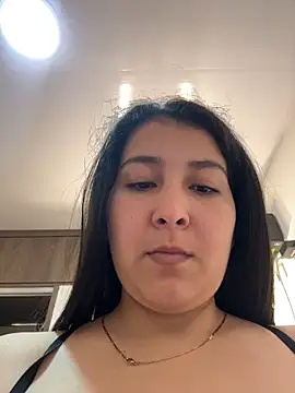 Snapshot of evelyn_1702 chatting on 04/23/26, 10:23 evelyn 1702 online show from 04/23/26, 10:23