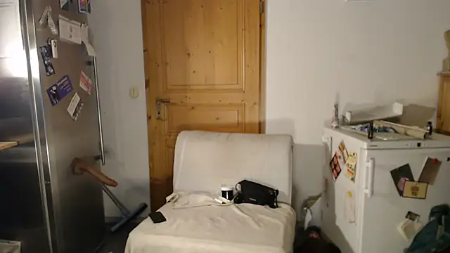 Snapshot of ToyRider69_official chatting on 06/23/26, 10:08 ToyRider69 official online show from 06/23/26, 10:08