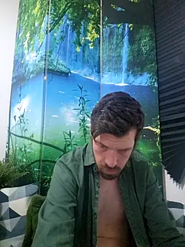 Snapshot of welcome-to-the-jungle chatting on 10/17/25, 08:06 welcome-to-the-jungle online show from 10/17/25, 08:06