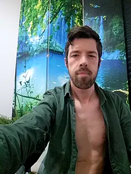 Snapshot of welcome-to-the-jungle chatting on 10/23/25, 08:02 welcome-to-the-jungle online show from 10/23/25, 08:02