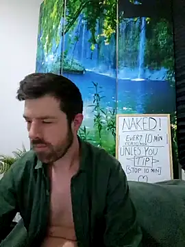 Snapshot of welcome-to-the-jungle chatting on 12/04/25, 10:07 welcome-to-the-jungle online show from 12/04/25, 10:07