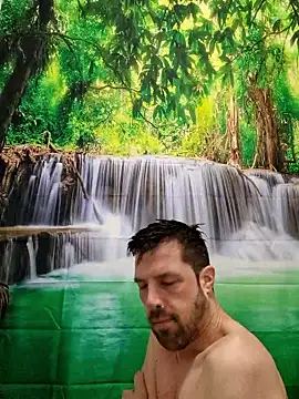 Snapshot of welcome-to-the-jungle chatting on 01/15/26, 06:33 welcome-to-the-jungle online show from 01/15/26, 06:33