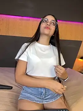 Alexia  cox online show from 10/12/25, 02:54