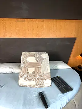 Alexia  cox online show from 12/01/25, 01:32