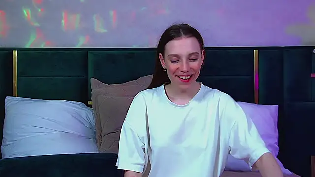 VeronicaVances online show from 06/05/26, 06:42