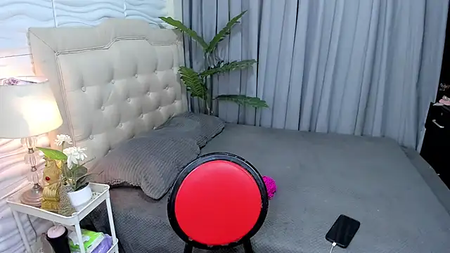 Patricia Anderson online show from 11/24/25, 10:48