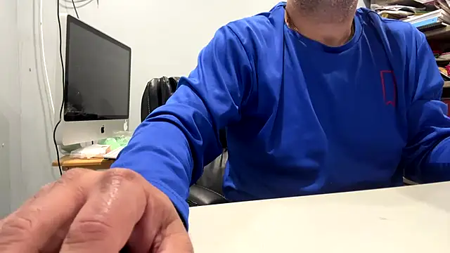 Snapshot of frankyjones8989 chatting on 11/18/25, 03:12 frankyjones8989 online show from 11/18/25, 03:12