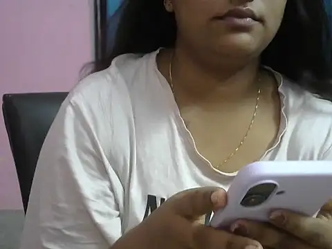 Queenxxx98 online show from 10/22/25, 07:57