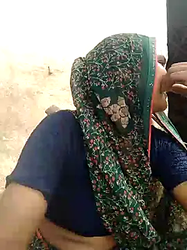 Snapshot of Sapna9685 chatting on 09/15/25, 04:34 Sapna9685 online show from 09/15/25, 04:34