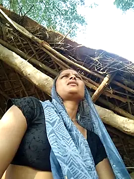 Snapshot of Sapna9685 chatting on 09/24/25, 11:02 Sapna9685 online show from 09/24/25, 11:02