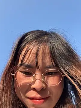 Snapshot of han-cute chatting on 11/27/25, 01:18 han-cute online show from 11/27/25, 01:18