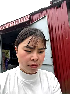 Snapshot of han-cute chatting on 12/20/25, 02:29 han-cute online show from 12/20/25, 02:29