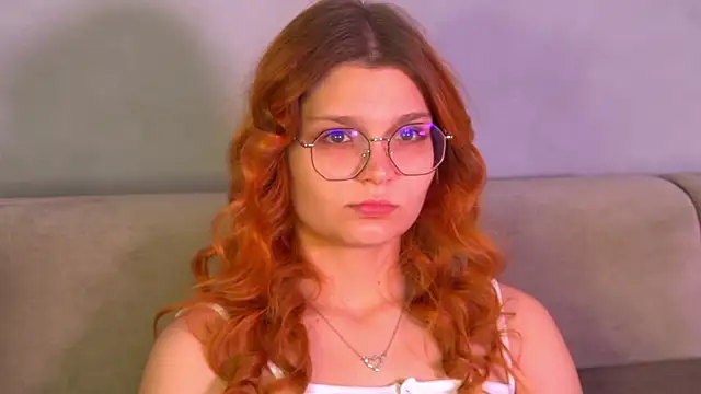 Snapshot of BellaMarebelle chatting on 10/04/25, 04:21 BellaMarebelle online show from 10/04/25, 04:21