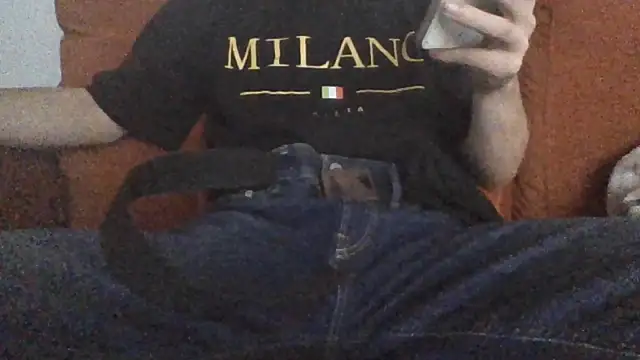 Snapshot of elchavalin chatting on 12/18/25, 03:51 elchavalin online show from 12/18/25, 03:51