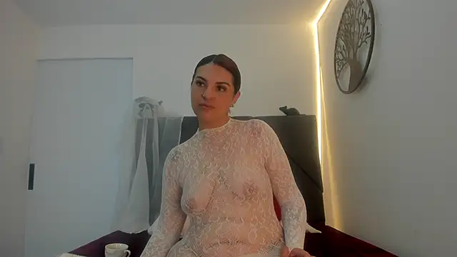 Snapshot of Skylar__Desire chatting on 10/10/25, 02:16 Skylar Desire online show from 10/10/25, 02:16