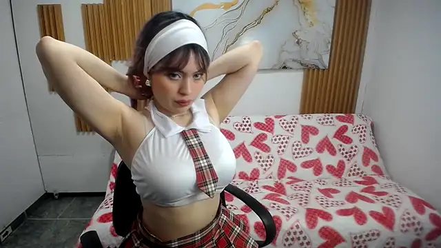 Snapshot of issa_voss chatting on 09/15/25, 02:17 issa voss online show from 09/15/25, 02:17