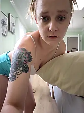 Snapshot of _Karizma_ chatting on 10/14/25, 07:58 Karizma online show from 10/14/25, 07:58