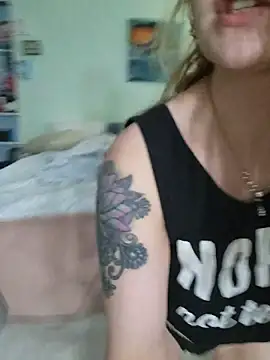 Snapshot of _Karizma_ chatting on 10/25/25, 11:29 Karizma online show from 10/25/25, 11:29