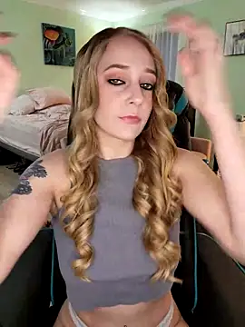 Snapshot of _Karizma_ chatting on 12/02/25, 12:43 Karizma online show from 12/02/25, 12:43