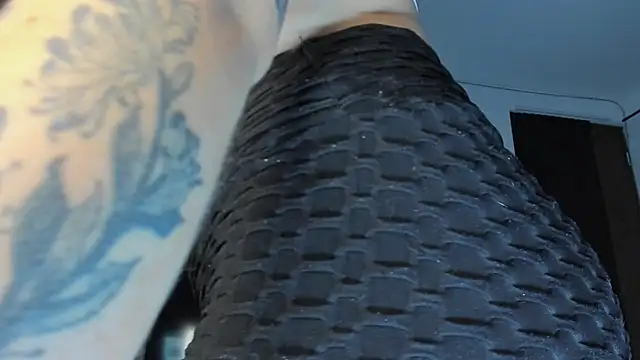 Snapshot of tianastone_ chatting on 11/19/25, 02:33 tianastone online show from 11/19/25, 02:33